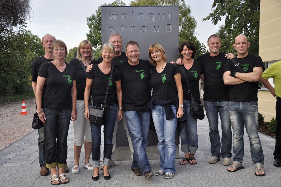 Das Team vom Weingut Strauß beim Gruppenfoto